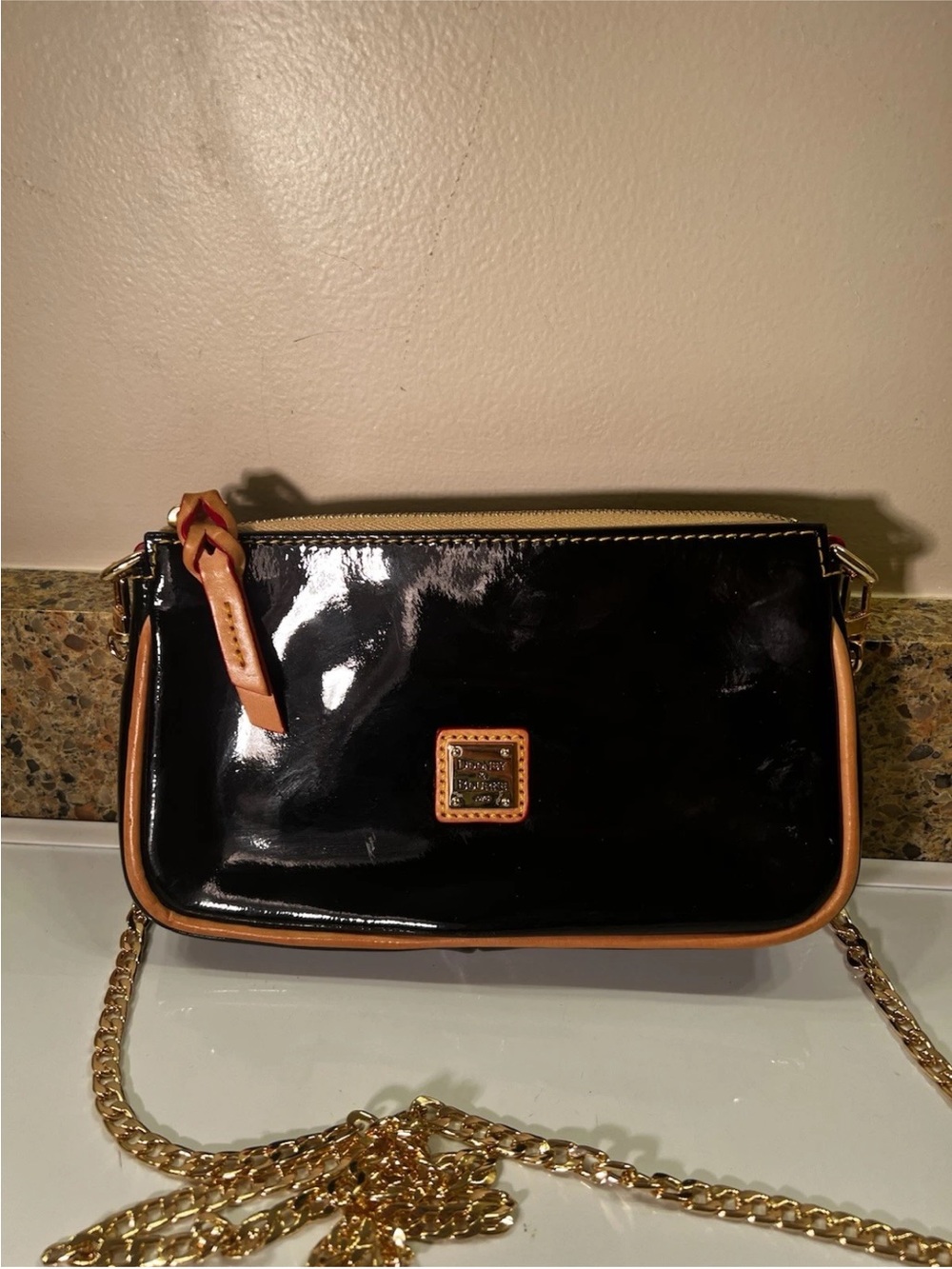 Dooney & Burke Black Patent and Tan Trim Crossbody Bag w/Gold Chain 8.5x5x1.5”